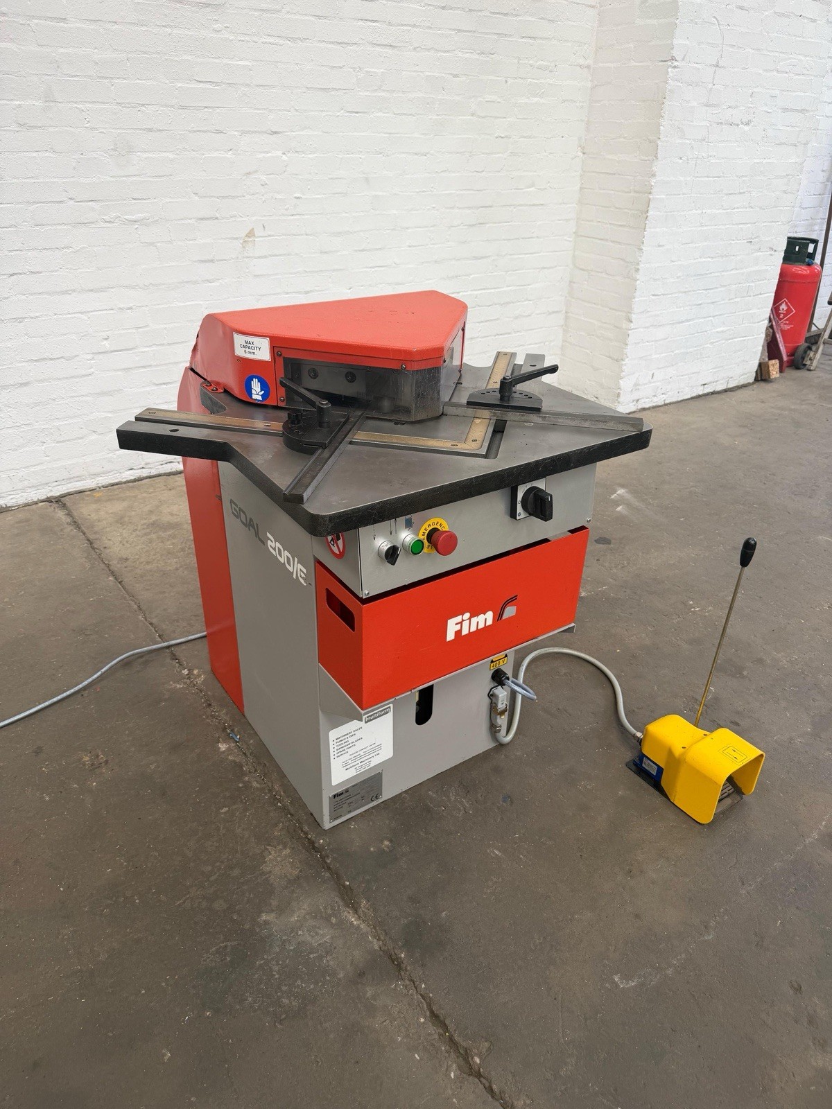 FIM GOAL 200/6 Hydraulic Corner Notcher