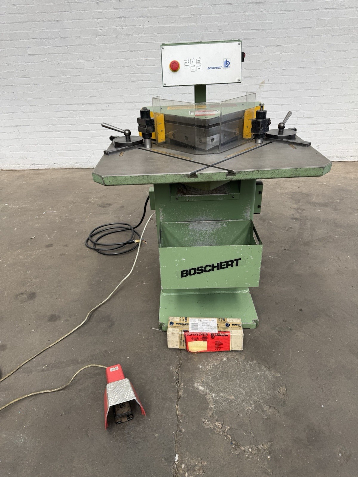 Boschert LB 12/6 Corner Notcher YOM 1999