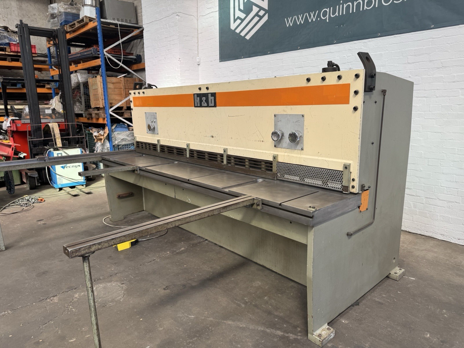K & B 6mm Hydraulic Sheet Metal Guillotine YOM 1988, photo 3