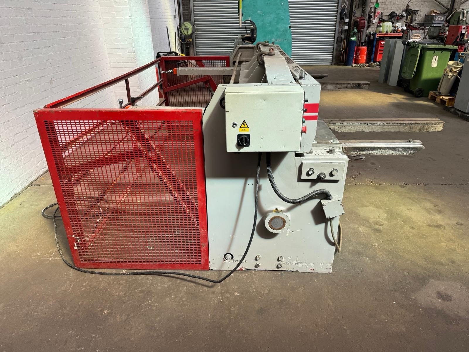 Morgan Rushworth DG2500/3.5 Mechanical Guillotine, photo 8