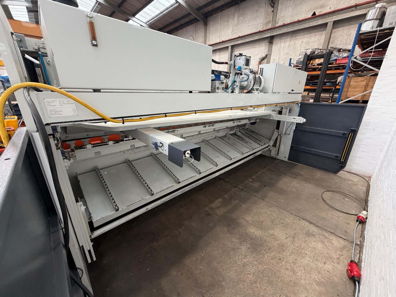 LVD MVS 6/4050 CNC Hydraulic Guillotine, photo 7