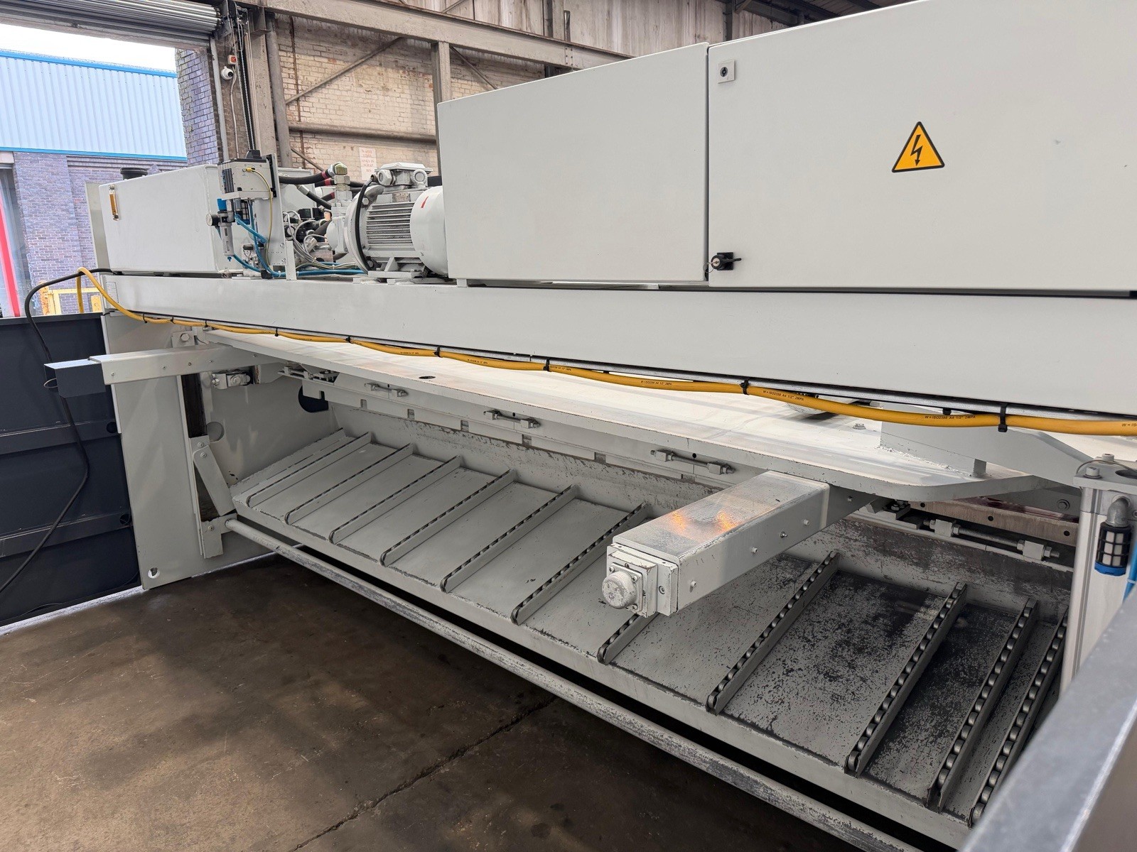 LVD MVS 6/4050 CNC Hydraulic Guillotine, photo 8