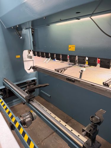 Durma AD-R 30175 CNC Press Brake, photo 11