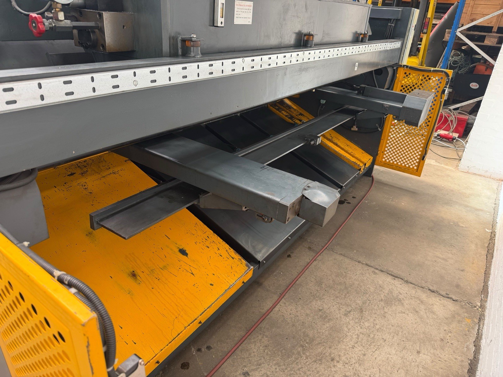 Carter 6 x 3200 Hydraulic Swing Shear, photo 4