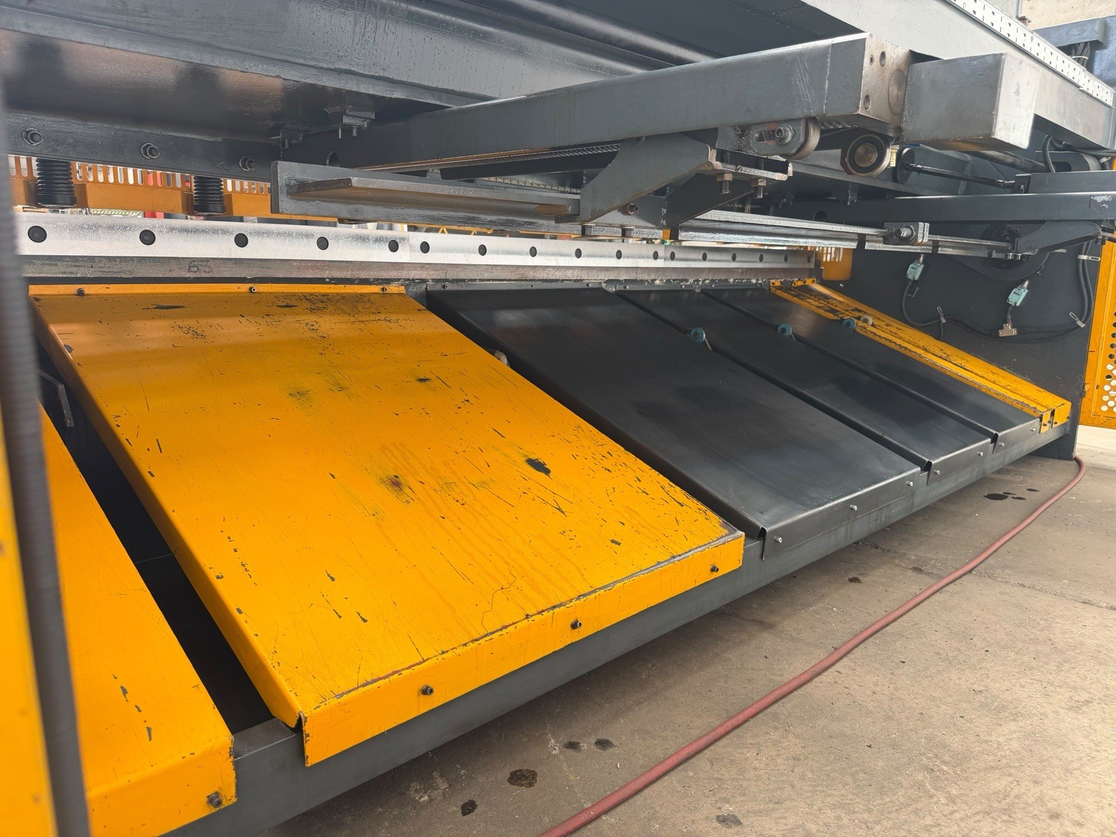 Carter 6 x 3200 Hydraulic Swing Shear, photo 5