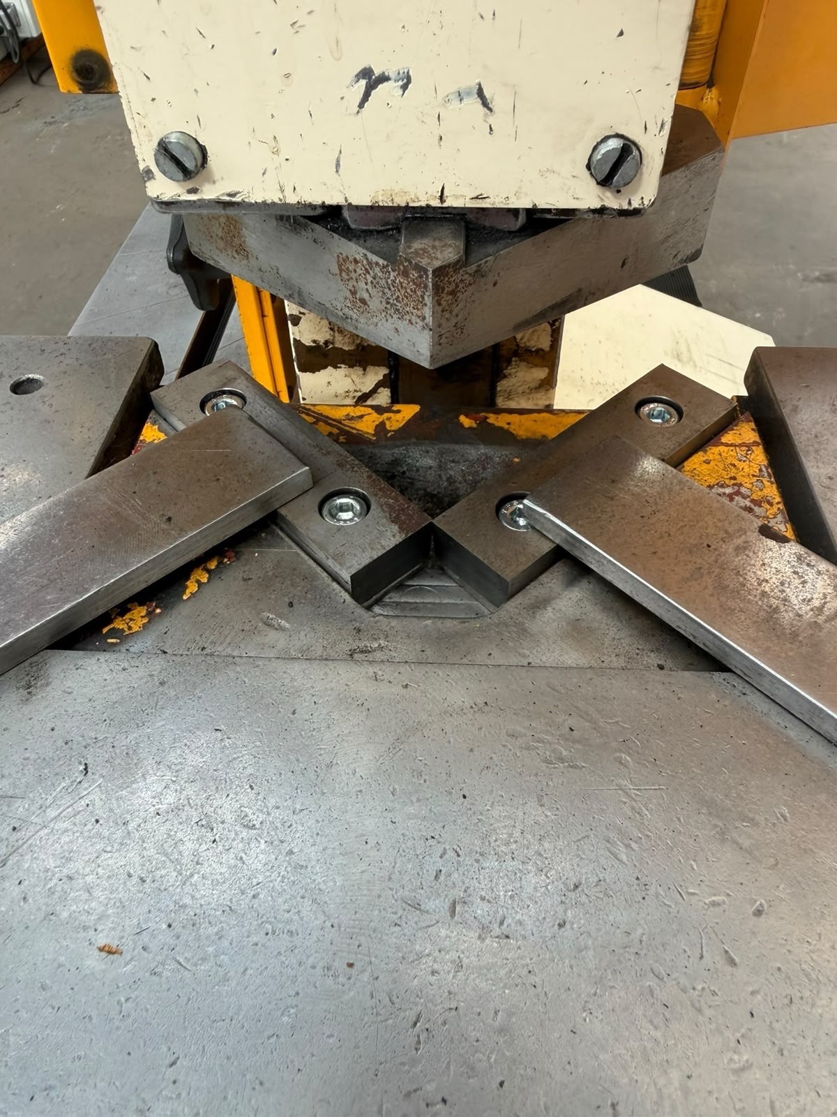 GEKA Bendicrop 60 Universal Hydraulic Ironworker, photo 11
