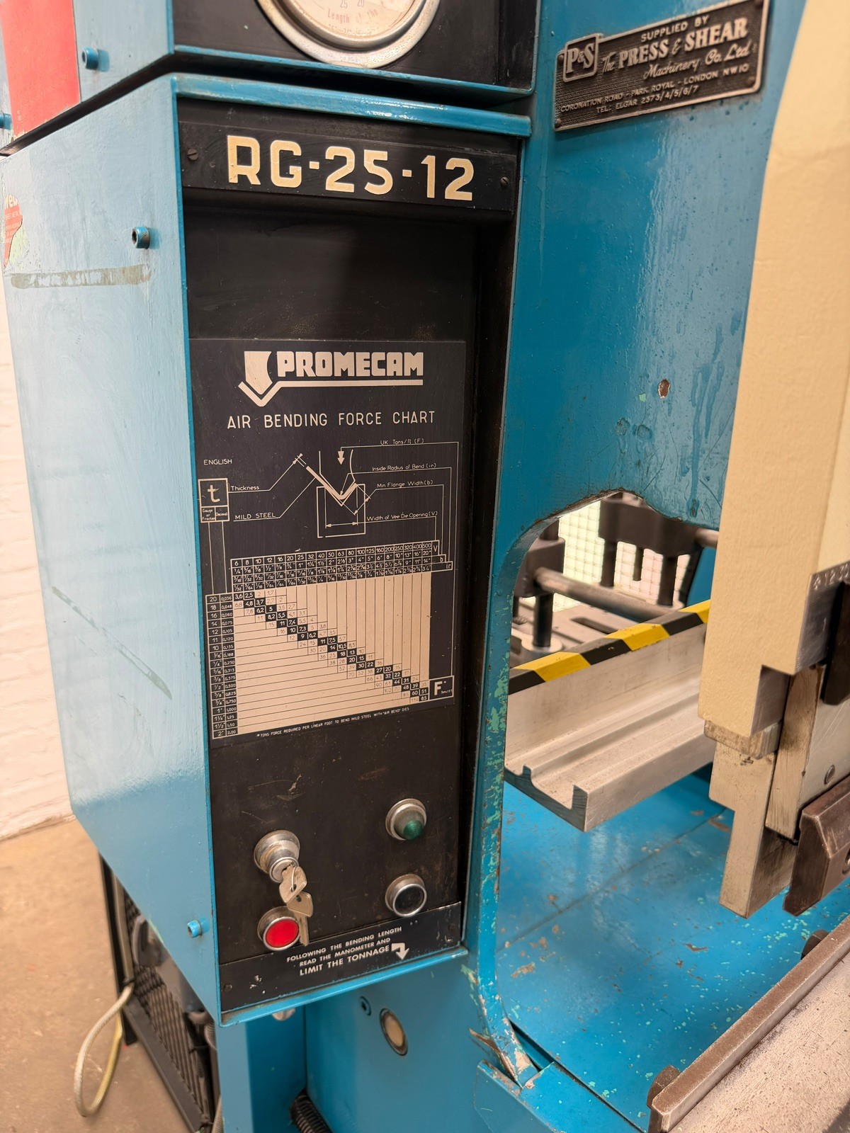 Promecam RG-25-12 CNC Pressbrake, photo 9