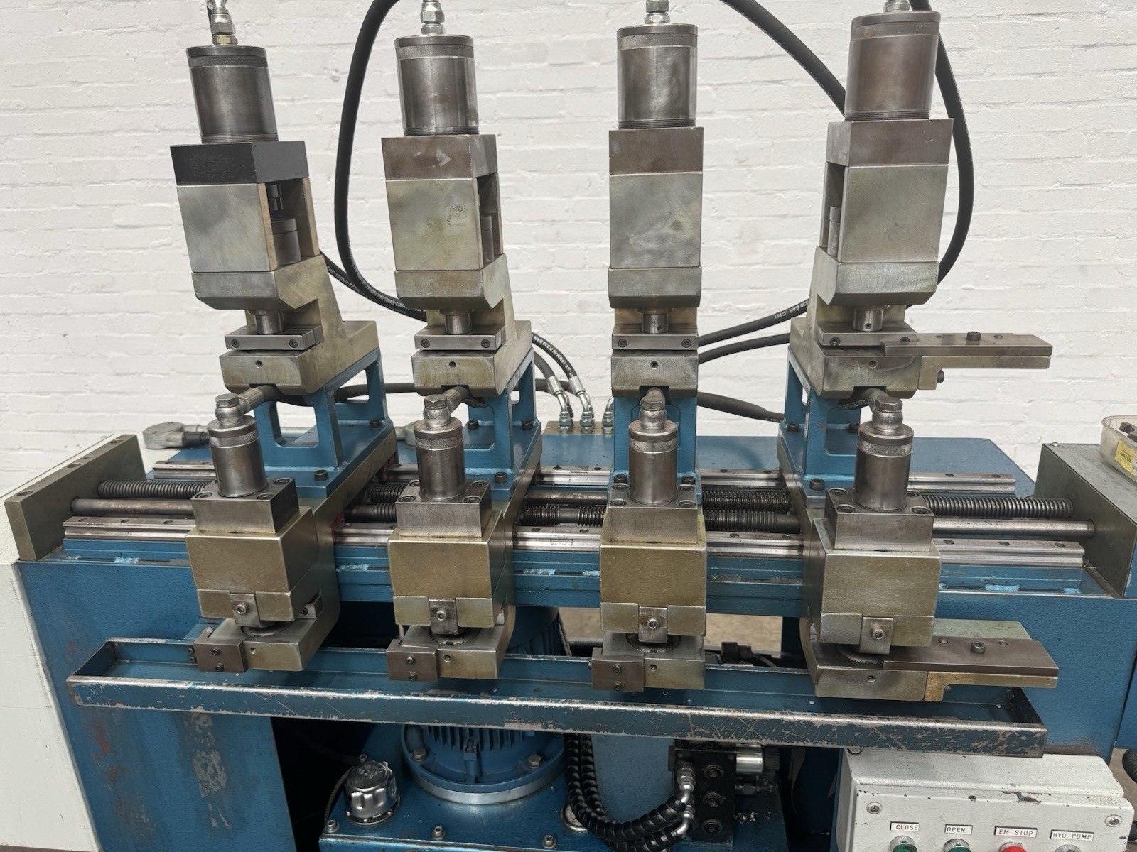 4 Head 8 Station Hydraulic Punch and Countersink Machine, photo 3