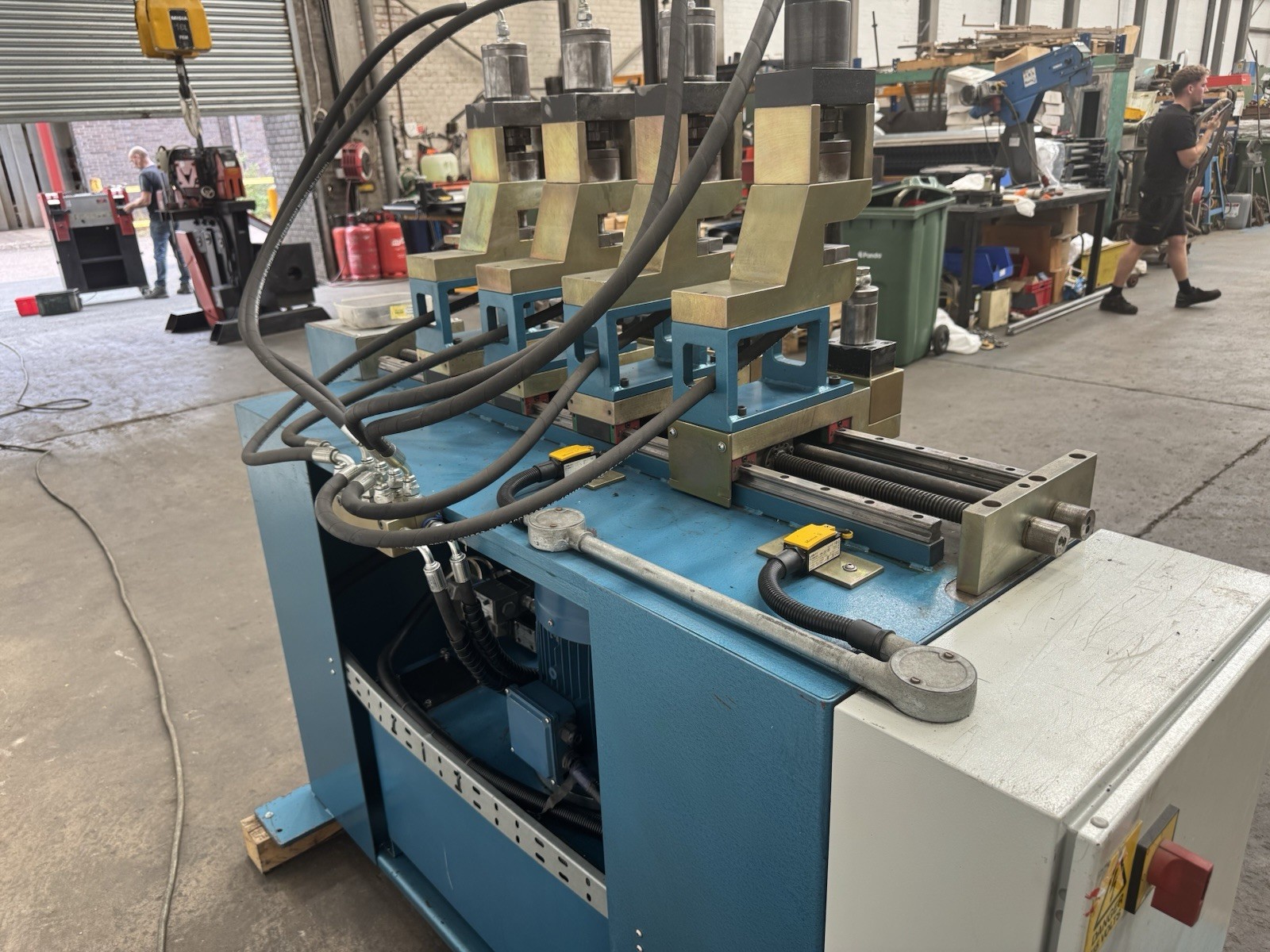 4 Head 8 Station Hydraulic Punch and Countersink Machine, photo 4