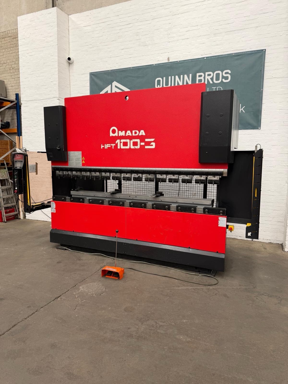 Amada HFT100-3 CNC Press Brake, photo 3