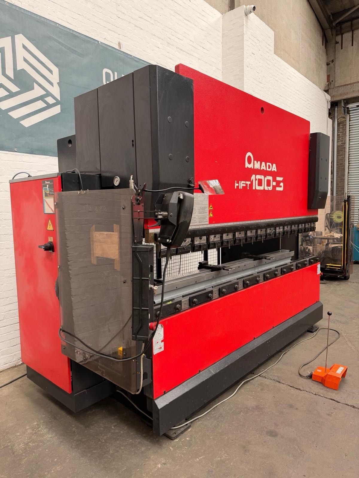 Amada HFT100-3 CNC Press Brake, photo 4