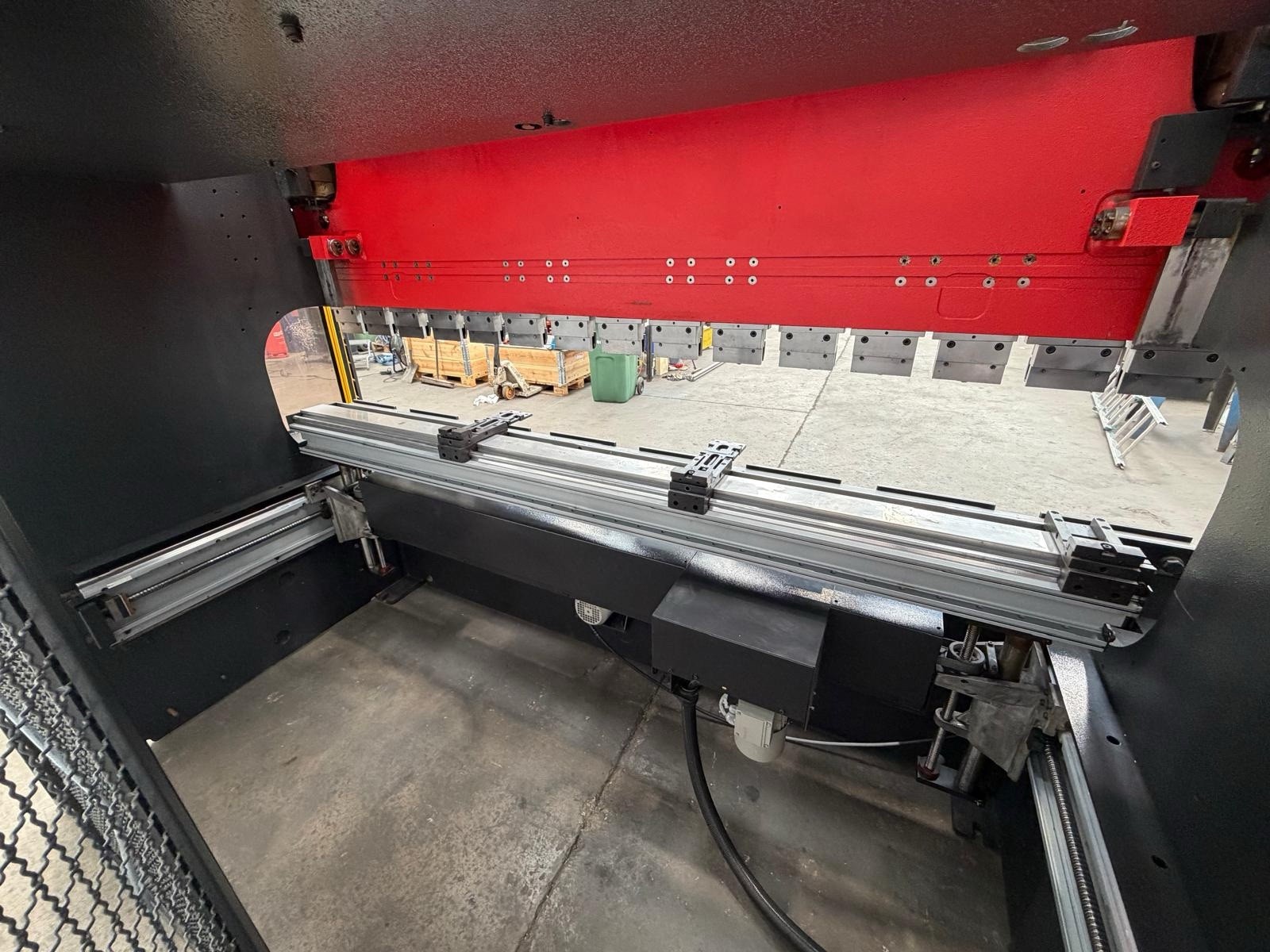 Amada HFT100-3 CNC Press Brake, photo 8