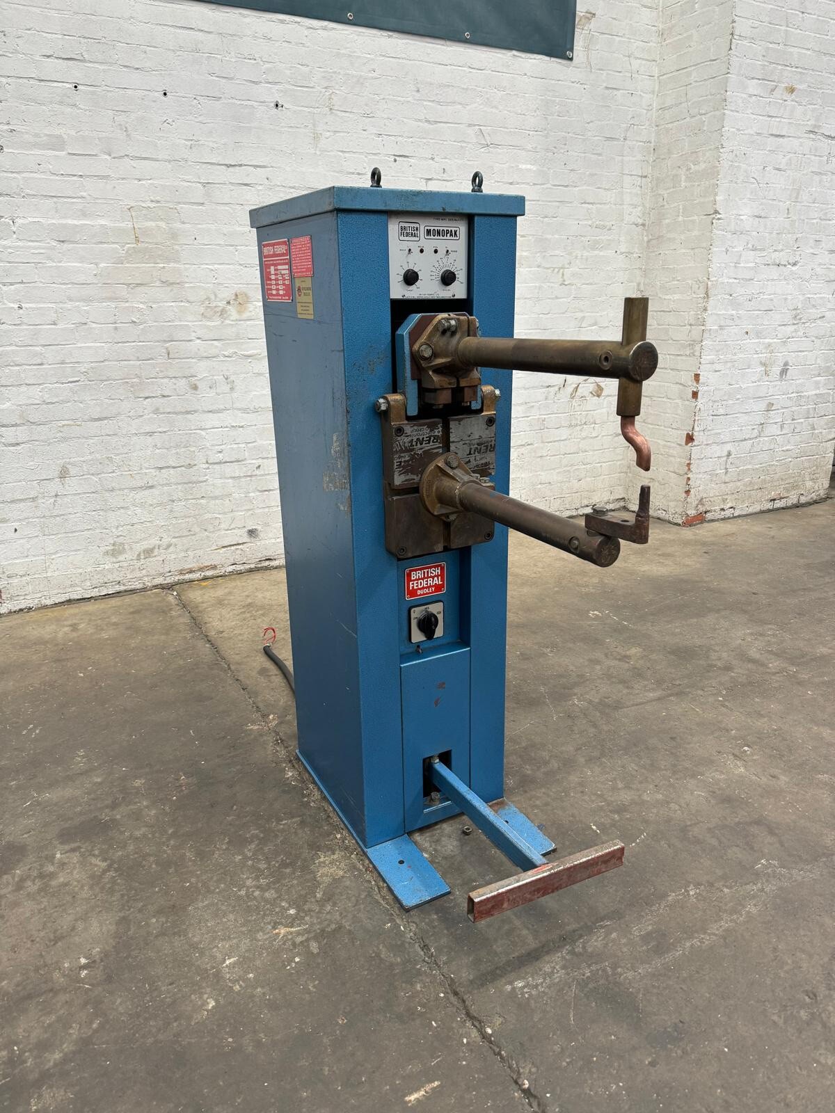 British Federal Monopak Type-WP1 25kVA Spot Welder, photo 2