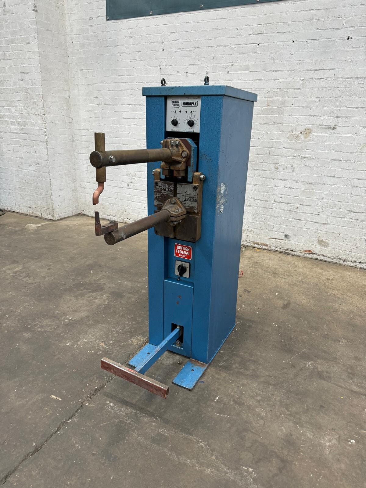 British Federal Monopak Type-WP1 25kVA Spot Welder, photo 5