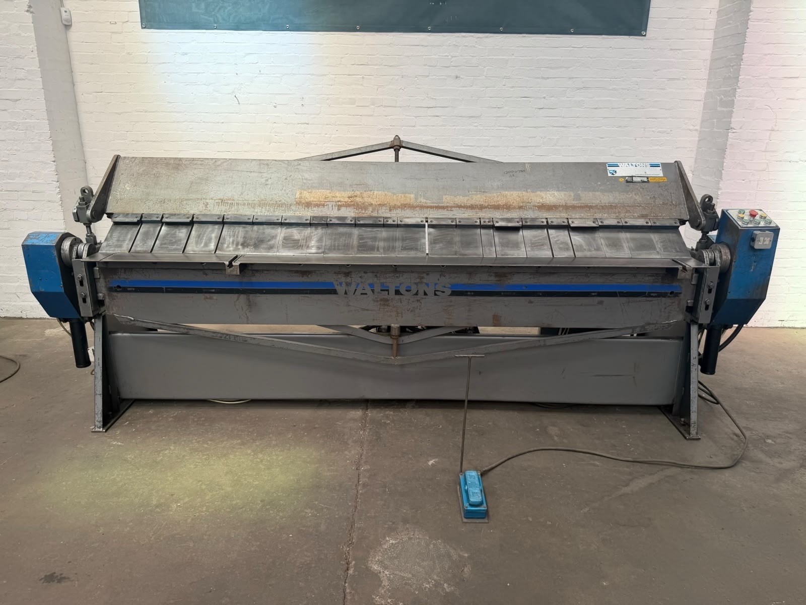 Waltons BPFM120-16P Powered Hydraulic Box & Pan Folder, photo 4