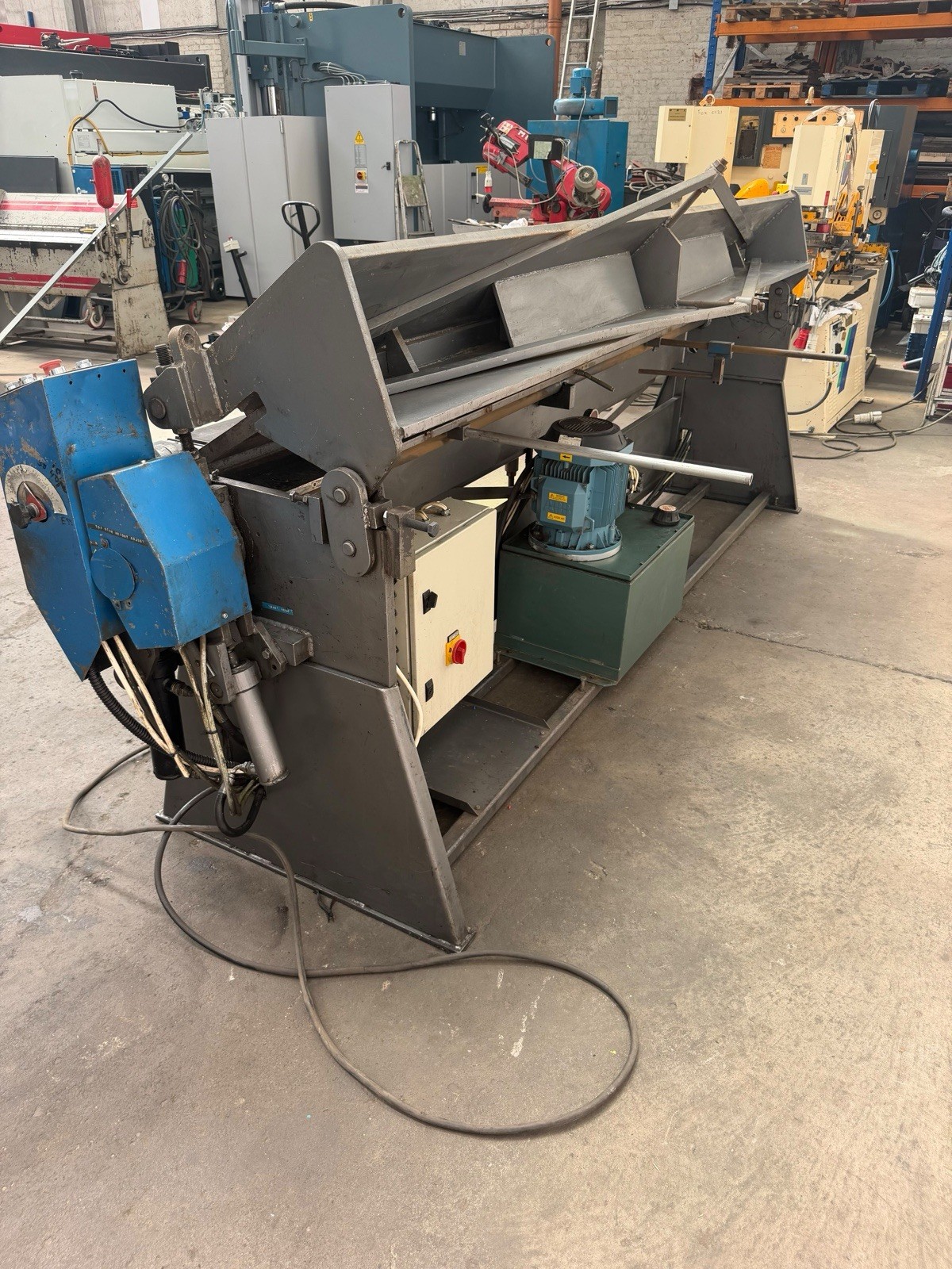 Waltons BPFM120-16P Powered Hydraulic Box & Pan Folder, photo 6