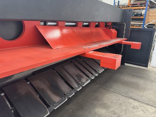 Amada Promecam GPN 840 Hydraulic Guillotine Shear, photo 6