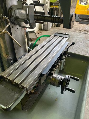 Adcock & Shipley 1ESJ Vertical & Horizontal Milling Machine, photo 6