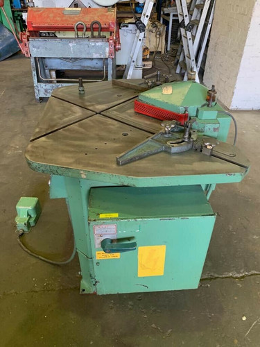 Amada 3mm Hydraulic Corner Notcher Model: CS220, photo 6