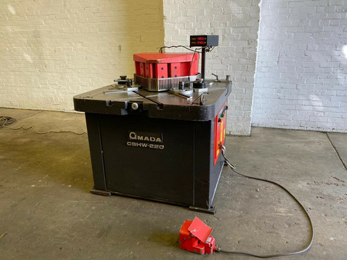 Amada CSHW-220 Twin Sided Hydraulic Corner Notcher, photo 1