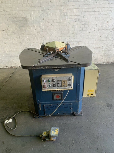 Amada CSW 220 Double Sided Corner Notcher, photo 1