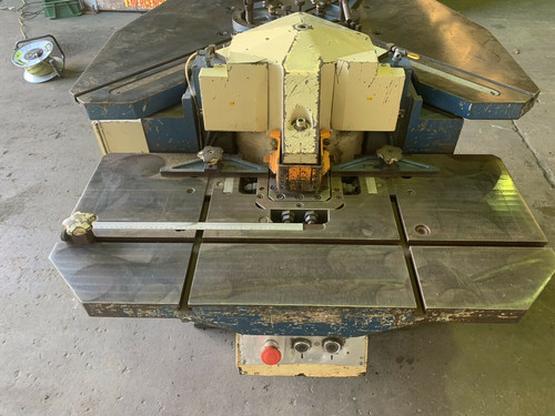 Amada CSW 220 Double Sided Corner Notcher, photo 5