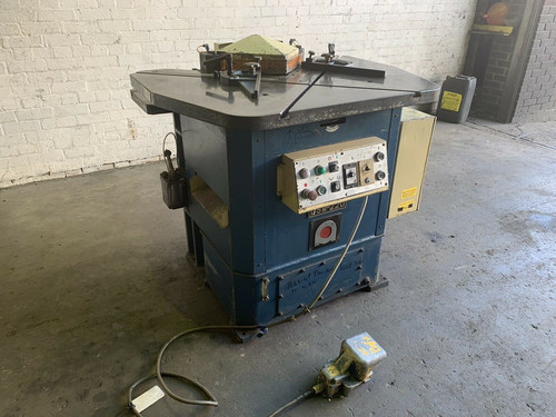Amada CSW 220 Double Sided Corner Notcher, photo 7