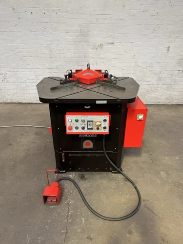 Amada CWS220 Double Sided Hydraulic Corner/Rectangle Notcher