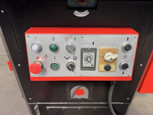 Amada CWS220 Double Sided Hydraulic Corner/Rectangle Notcher, photo 4