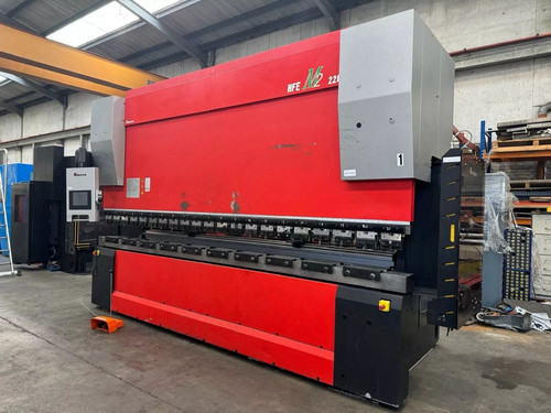 Amada HFE M2 2204 8 Axis CNC Press Brake, photo 4