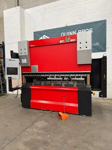 Amada HFE M2 8025 8 Axis CNC Press Brake, photo 3