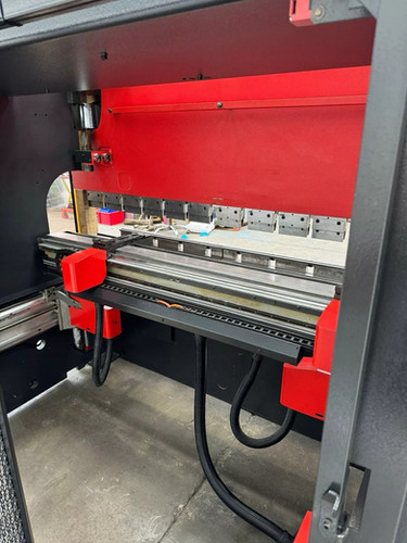 Amada HFE M2 8025 8 Axis CNC Press Brake, photo 7