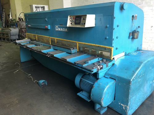 Amada Model M3060 Sheet Metal Guillotine, photo 6