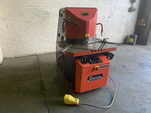 Amada Promecam (FIM) model VERSA 206 Hydraulic Corner Notcher, photo 2