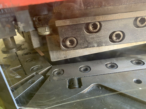 Amada Promecam (FIM) model VERSA 206 Hydraulic Corner Notcher, photo 3