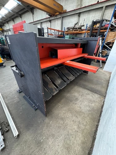 Amada Promecam GPN 425 Hydraulic Guillotine, photo 8