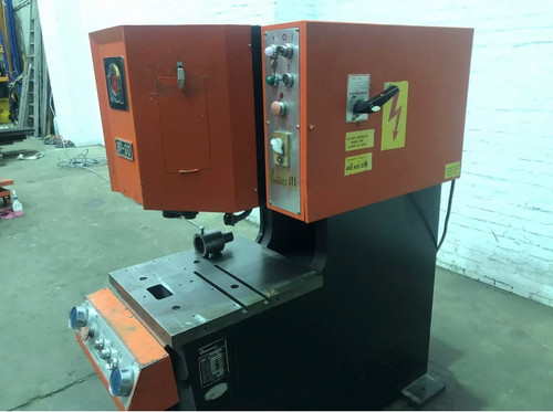Amada SP30 Hydraulic Press, photo 4