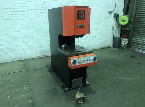 Amada SP30 Hydraulic Press, photo 6