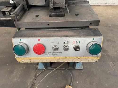 Amada SP30 Hydraulic Punch, photo 4