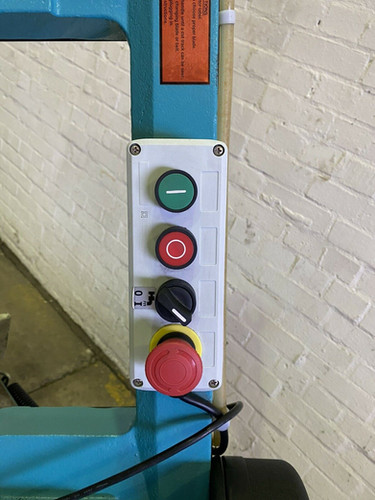 Axminster Engineer Series UE-812C Bandsaw, photo 3