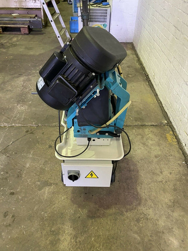 Axminster Engineer Series UE-812C Bandsaw, photo 6