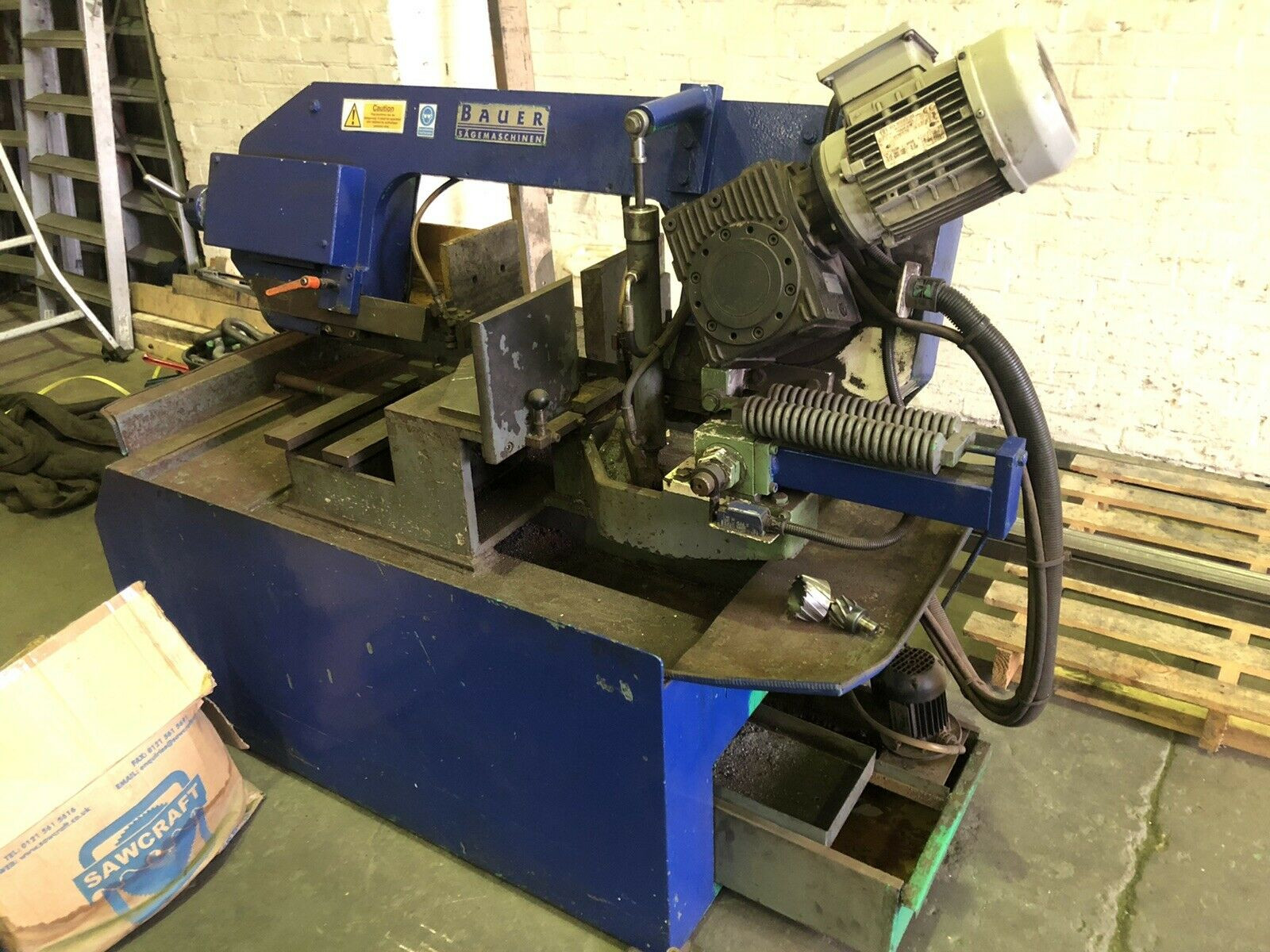 Bauer 18” Horizontal Bandsaw