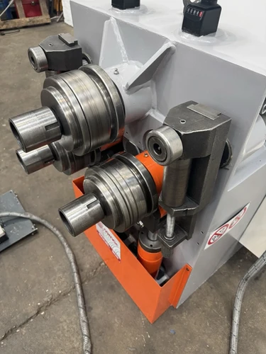 Comac Model 303 Hydraulic Section Bending Rolls, photo 2