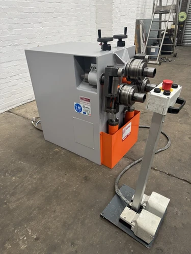 Comac Model 303 Hydraulic Section Bending Rolls, photo 5