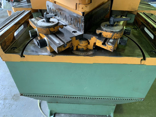 Comaca (Italy) Double Sided Hydraulic Variable Angle Corner Notcher, photo 2