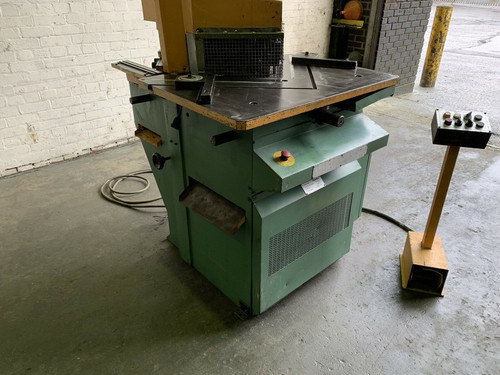 Comaca (Italy) Double Sided Hydraulic Variable Angle Corner Notcher, photo 8