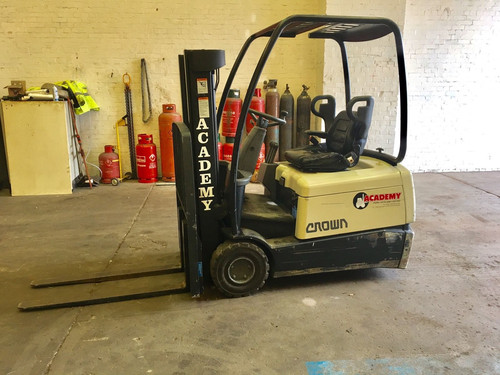 Crown model SC3000 Electric Fork Lift Truck, photo 1