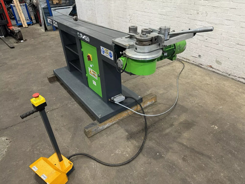 Curvassi (Italy) MTM 32 Tube Bender