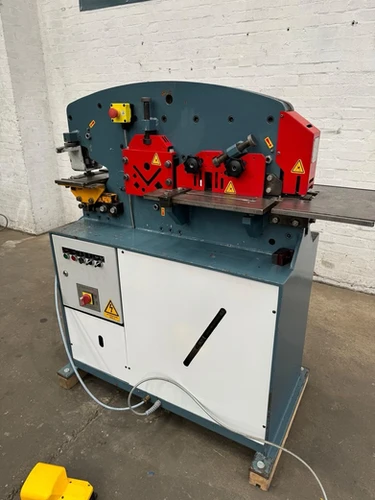 Durmazlar IW45 Hydraulic Universal 5 Station Ironworker, photo 3