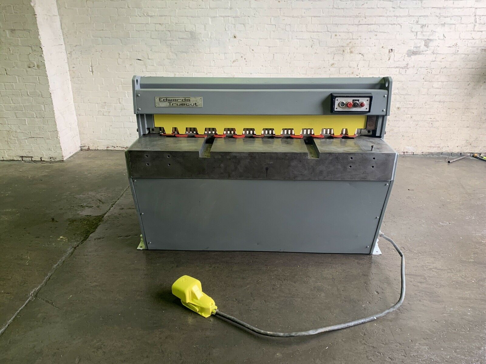 Edwards DD Minishear Sheet Metal Guillotine